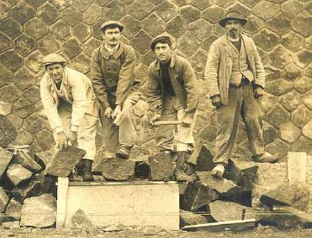 TRAVAIL ET ARGENT